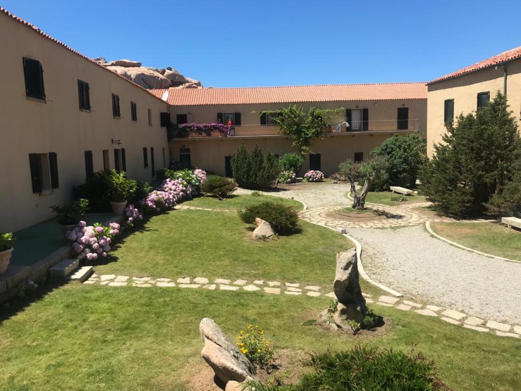 Residence Cala Francese - Case Sul Mare La Maddalena  Exteriör bild