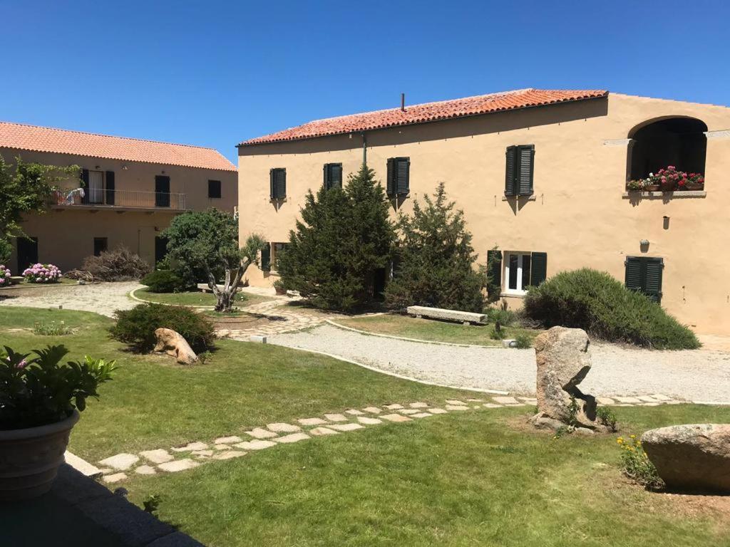 Residence Cala Francese - Case Sul Mare La Maddalena  Exteriör bild