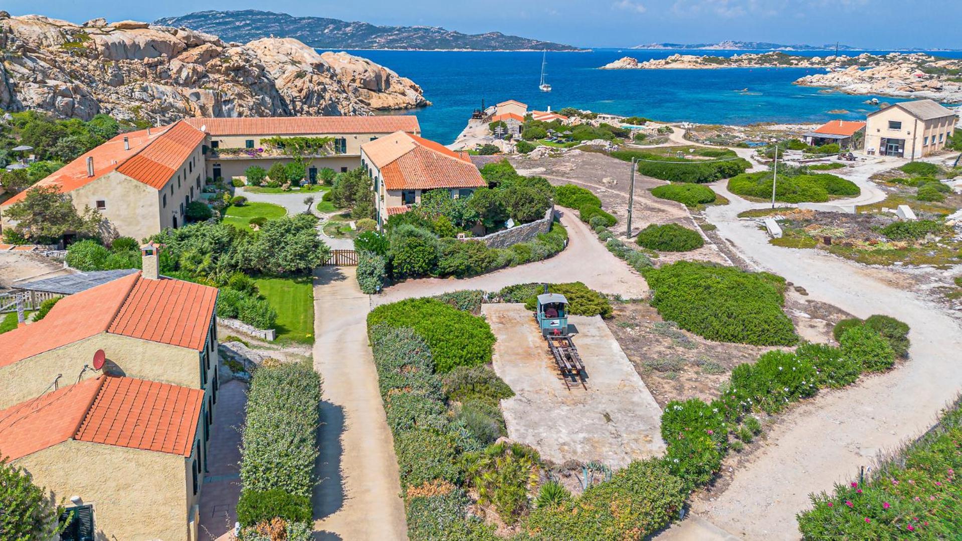 Residence Cala Francese - Case Sul Mare La Maddalena  Exteriör bild